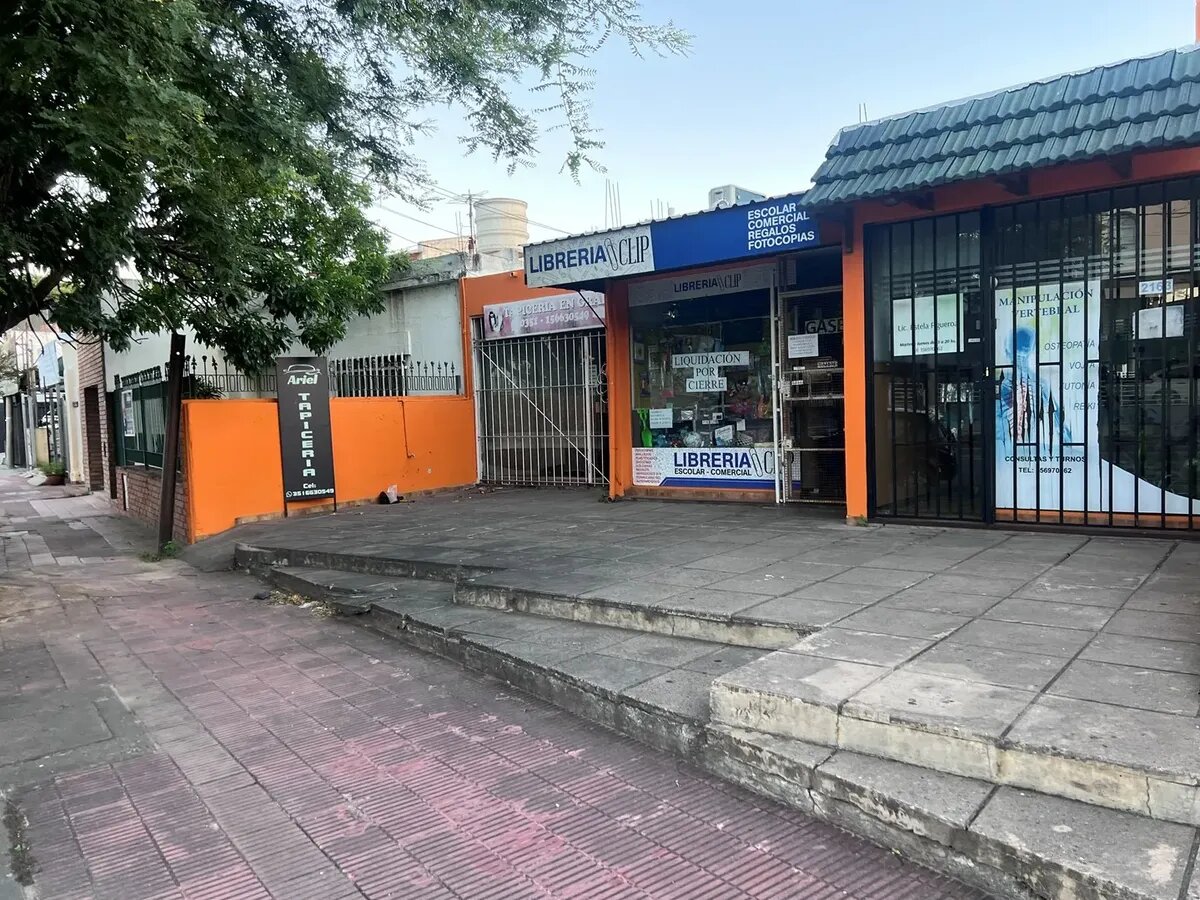 Venta Locales Comerciales Mas Cochera Villa Cabrera - Imagen 3