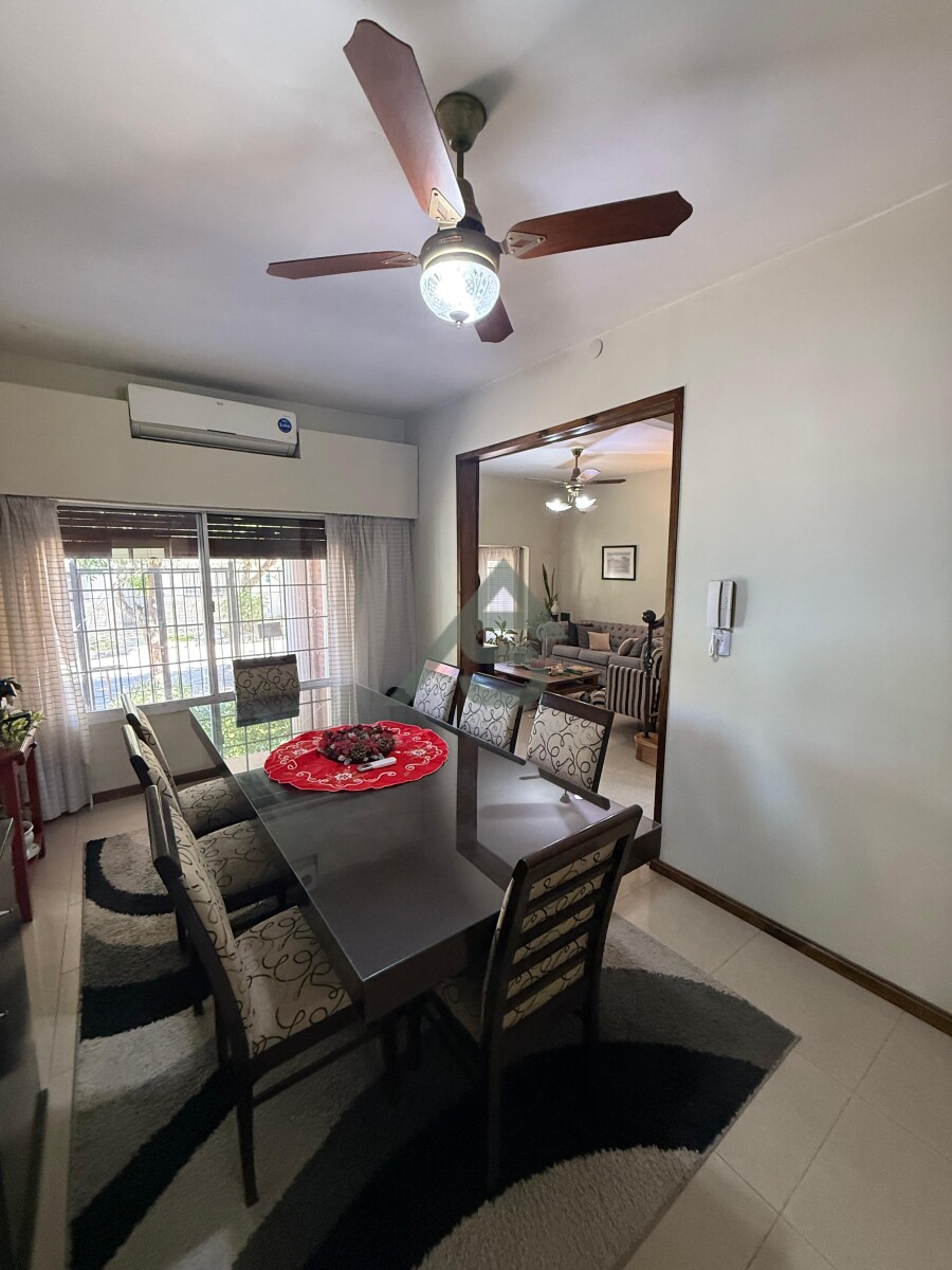 Casa de 5 ambientes en venta en Martínez | Jardín, cochera para 2 autos y excelente calidad constructiva - 7
