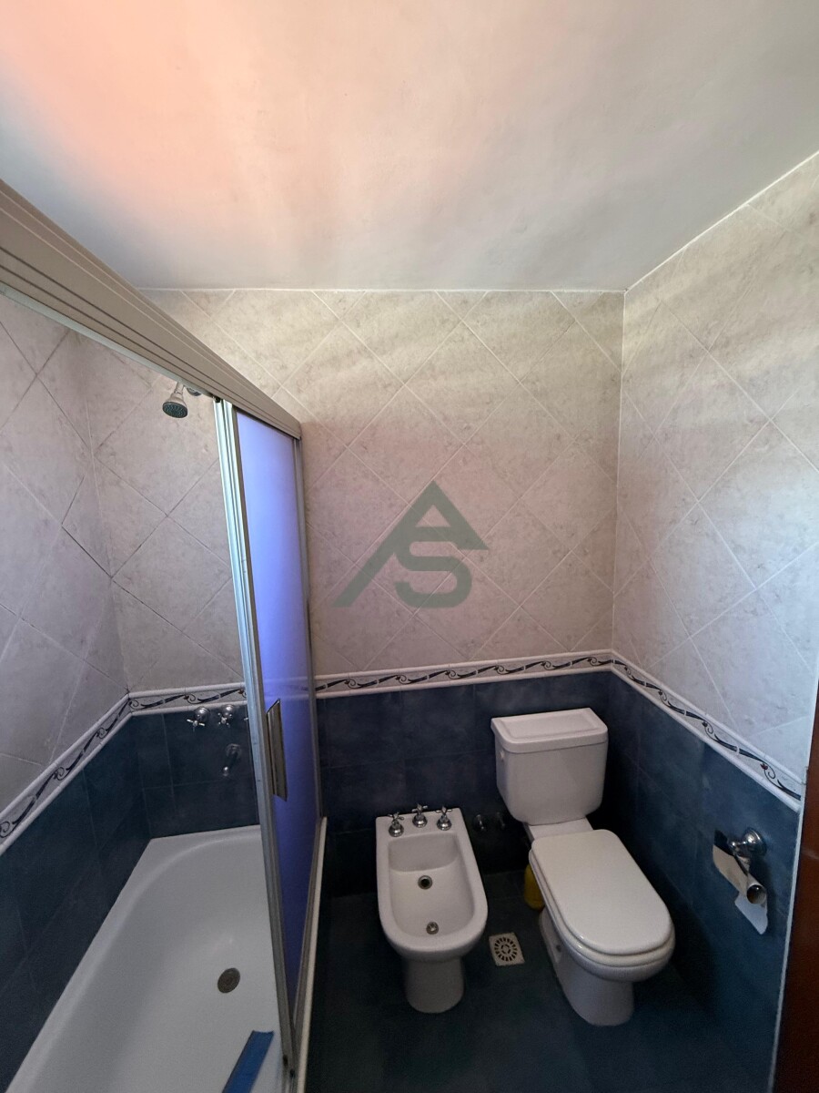 Casa de 5 ambientes en venta en Martínez | Jardín, cochera para 2 autos y excelente calidad constructiva - 21