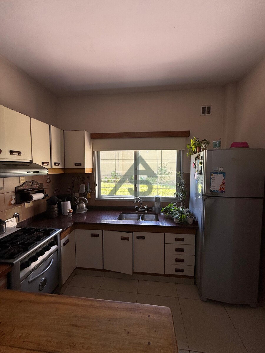 Casa de 5 ambientes en venta en Martínez | Jardín, cochera para 2 autos y excelente calidad constructiva - 10