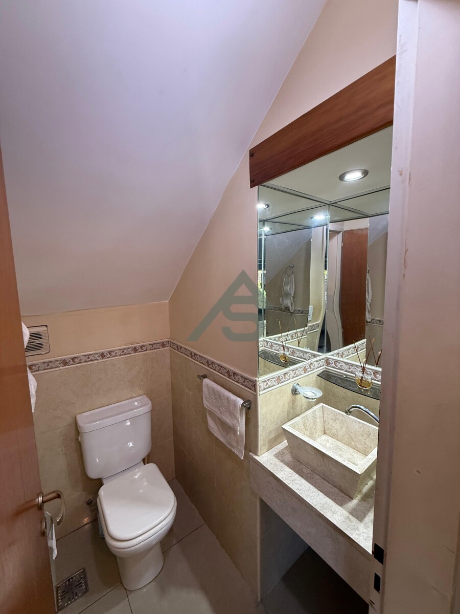 Casa de 5 ambientes en venta en Martínez | Jardín, cochera para 2 autos y excelente calidad constructiva - 15