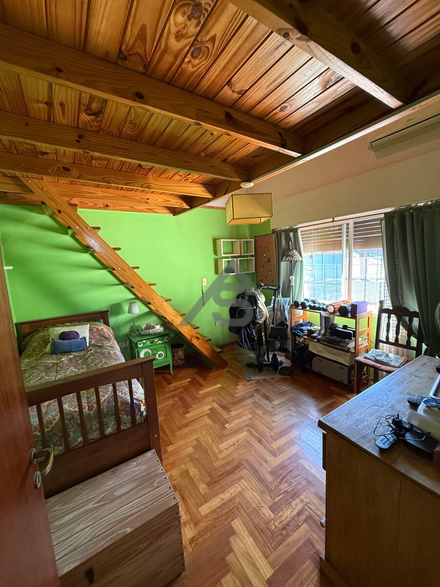 Casa de 5 ambientes en venta en Martínez | Jardín, cochera para 2 autos y excelente calidad constructiva - 25