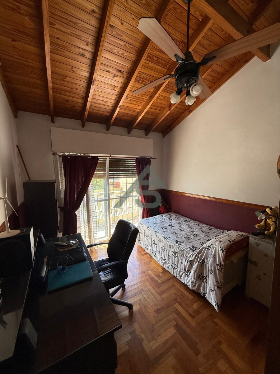 Casa de 5 ambientes en venta en Martínez | Jardín, cochera para 2 autos y excelente calidad constructiva - 24