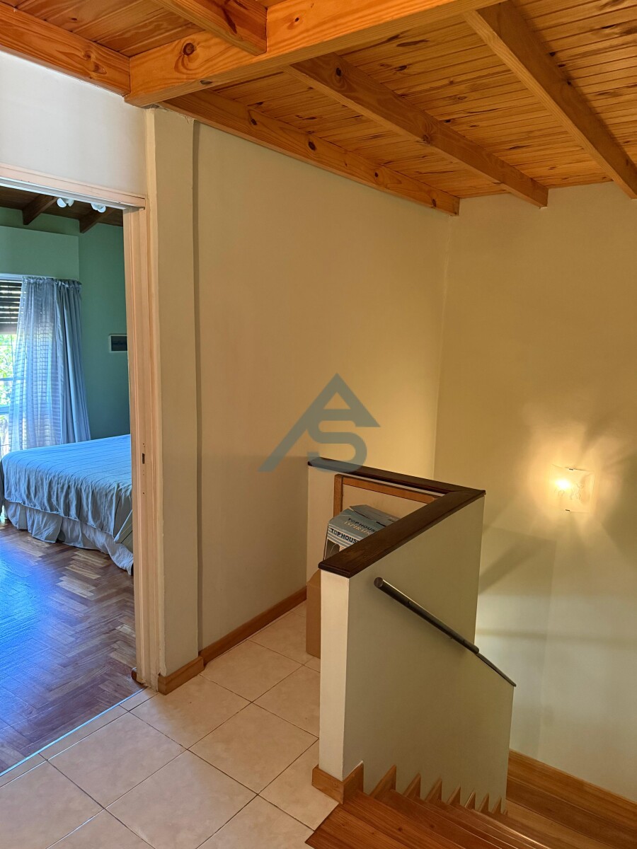 Casa de 5 ambientes en venta en Martínez | Jardín, cochera para 2 autos y excelente calidad constructiva - 33