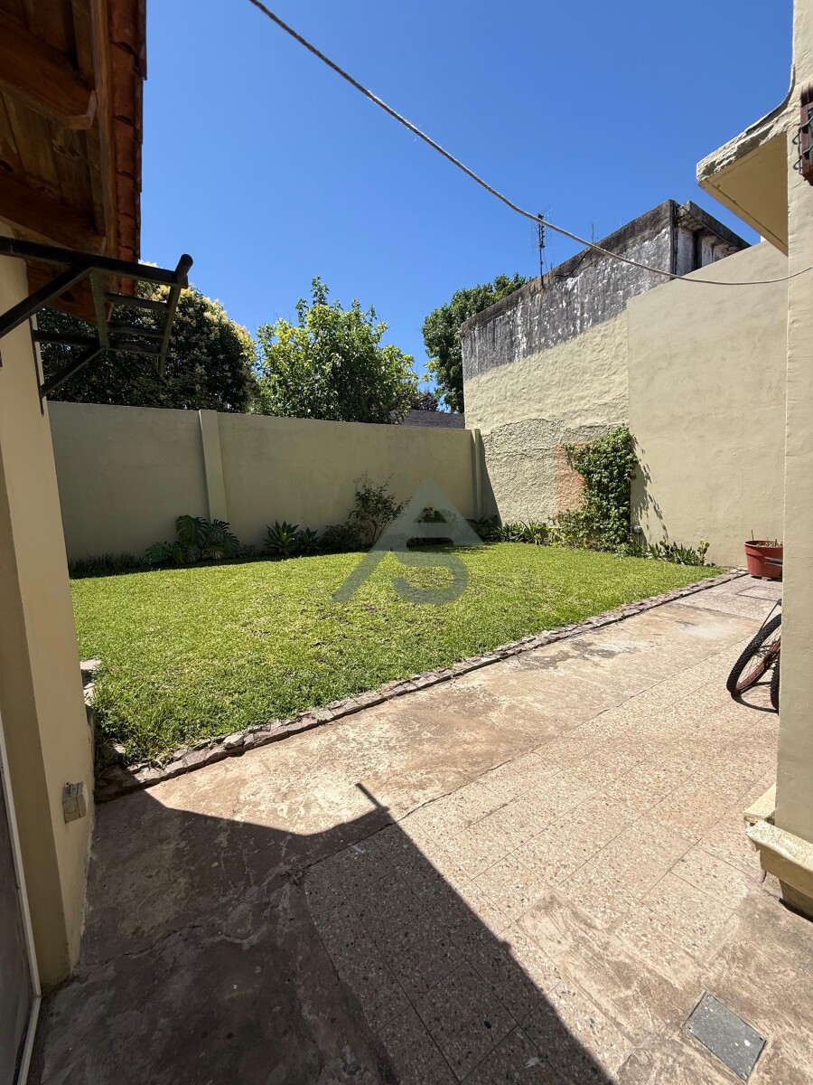 Casa de 5 ambientes en venta en Martínez | Jardín, cochera para 2 autos y excelente calidad constructiva - 12