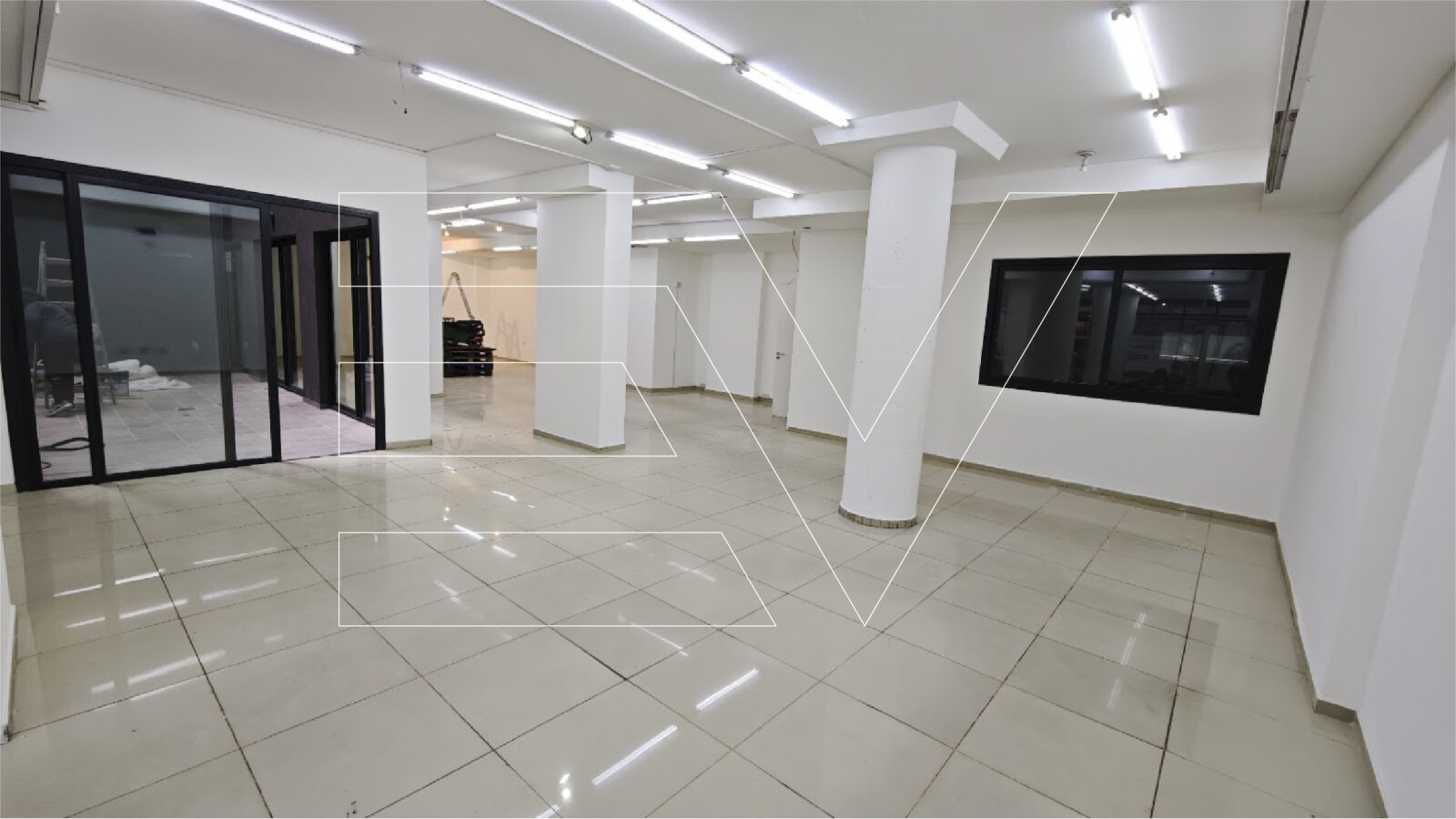 ALQUILER. NUEVA CORDOBA. UNICO LOCAL COMERCIAL 550 M2 SOBRE AV ESTRADA. MODERNO - Imagen 5