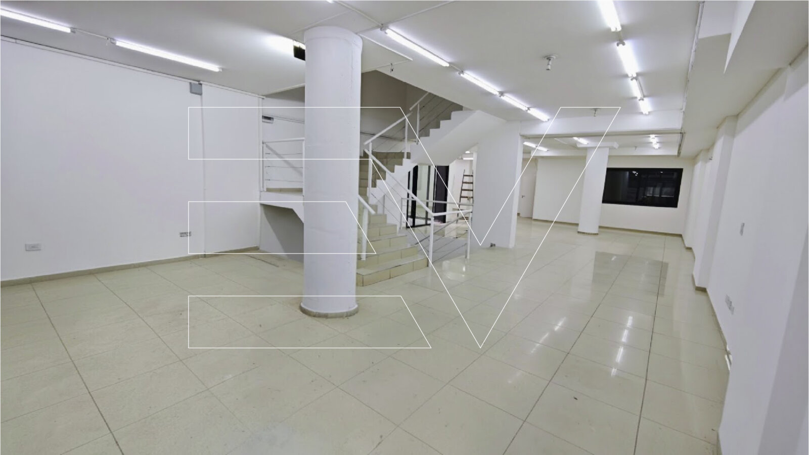 ALQUILER. NUEVA CORDOBA. UNICO LOCAL COMERCIAL 550 M2 SOBRE AV ESTRADA. MODERNO - Imagen 3