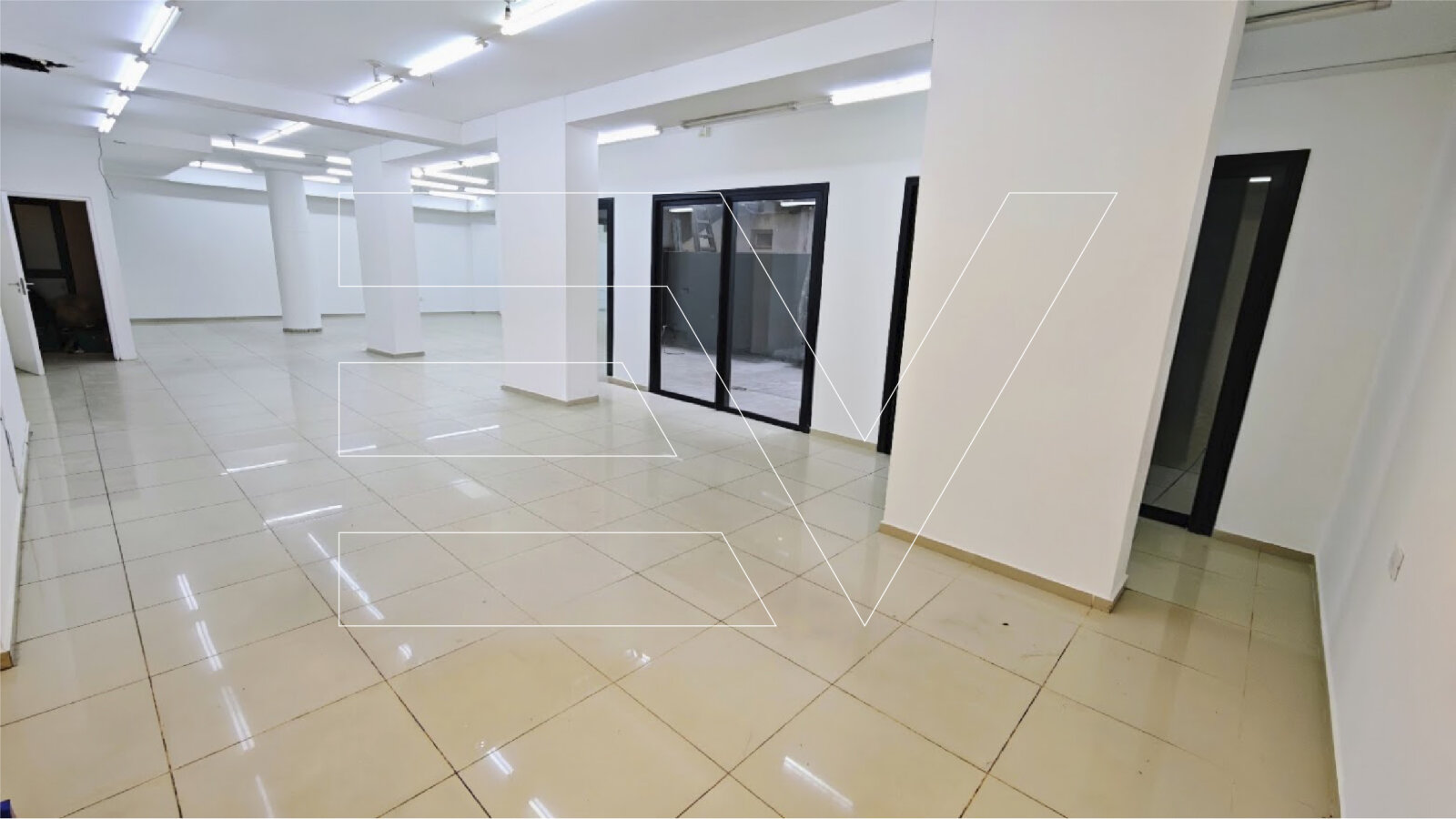 ALQUILER. NUEVA CORDOBA. UNICO LOCAL COMERCIAL 550 M2 SOBRE AV ESTRADA. MODERNO - Imagen 10