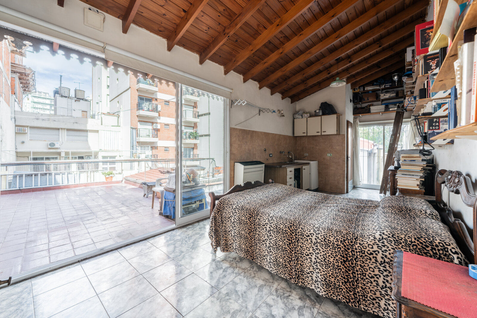 VENTA PH 3 AMBIENTES A REFACCIONAR EN ALMAGRO. SIN EXPENSAS. TERRAZA. QUINCHO. QUINCHO Y TERRAZA PROPIA - 29