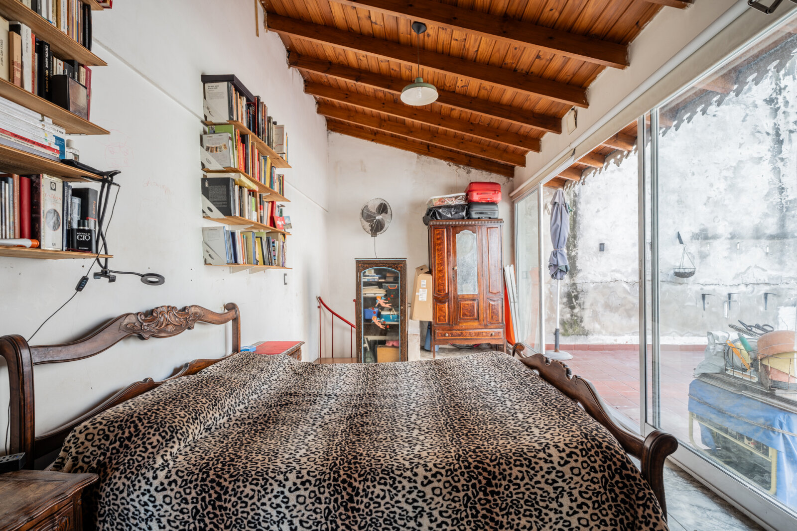 VENTA PH 3 AMBIENTES A REFACCIONAR EN ALMAGRO. SIN EXPENSAS. TERRAZA. QUINCHO. QUINCHO Y TERRAZA PROPIA - 25