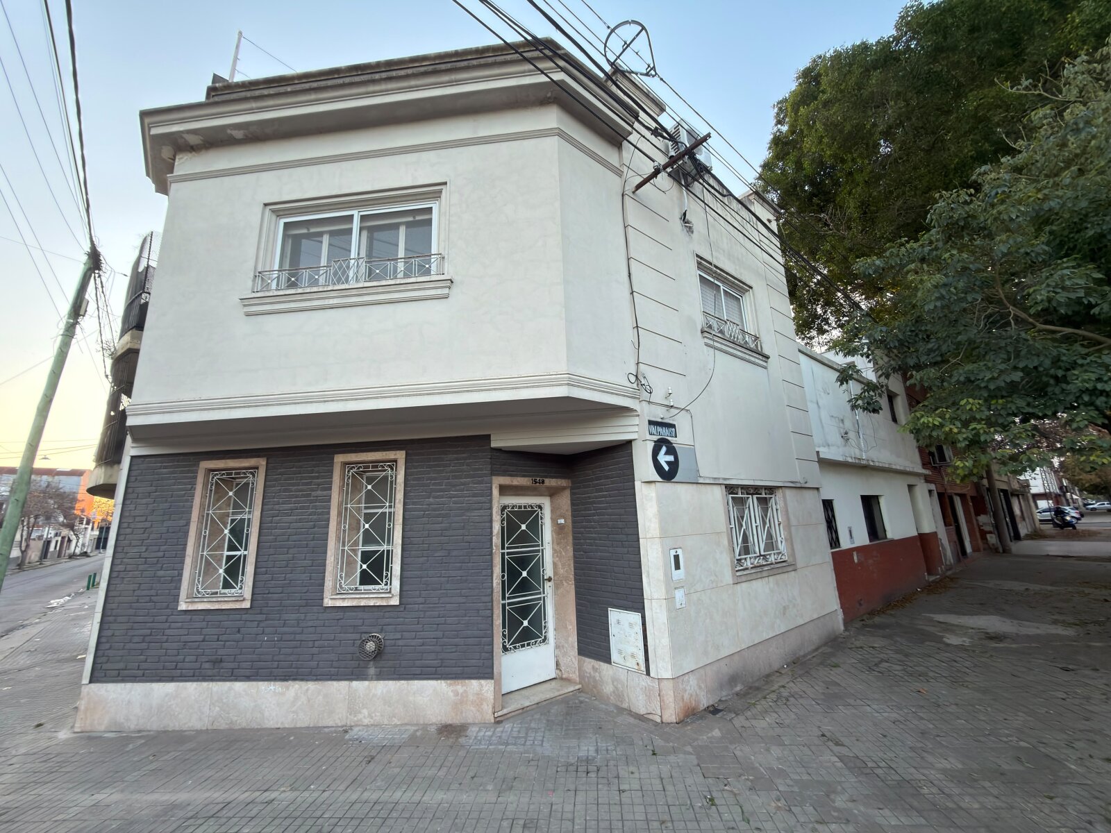 CASA DE ESTILO EN BARRIO ECHESORTU - 1