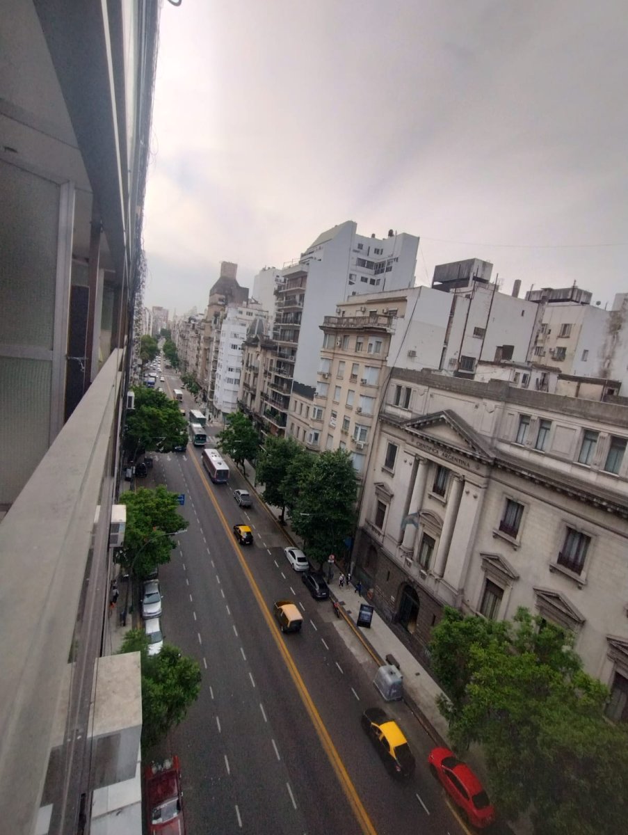 BAJÓ DE PRECIO Monoambiente con balcón - Seguridad 24hs - Luminoso - Recoleta - 12