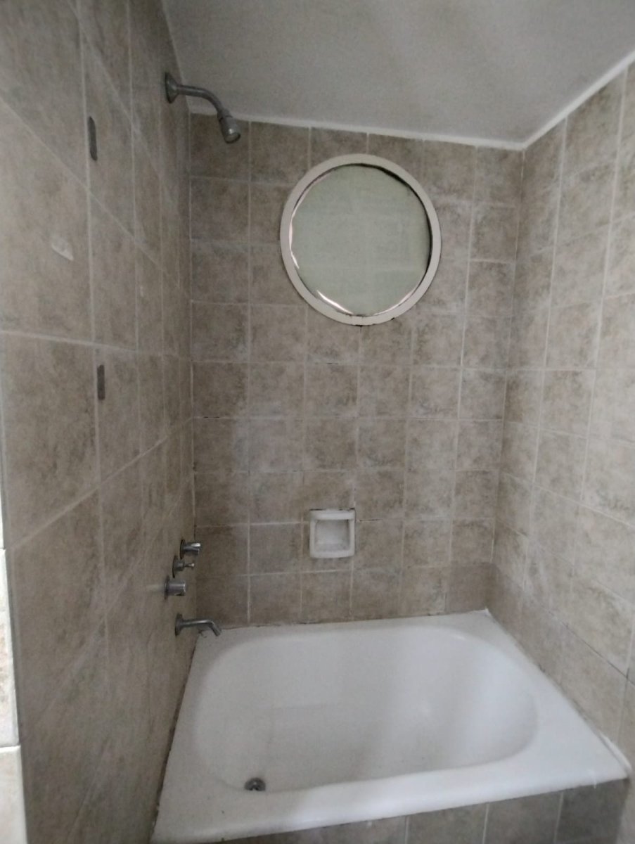BAJÓ DE PRECIO Monoambiente con balcón - Seguridad 24hs - Luminoso - Recoleta - 20