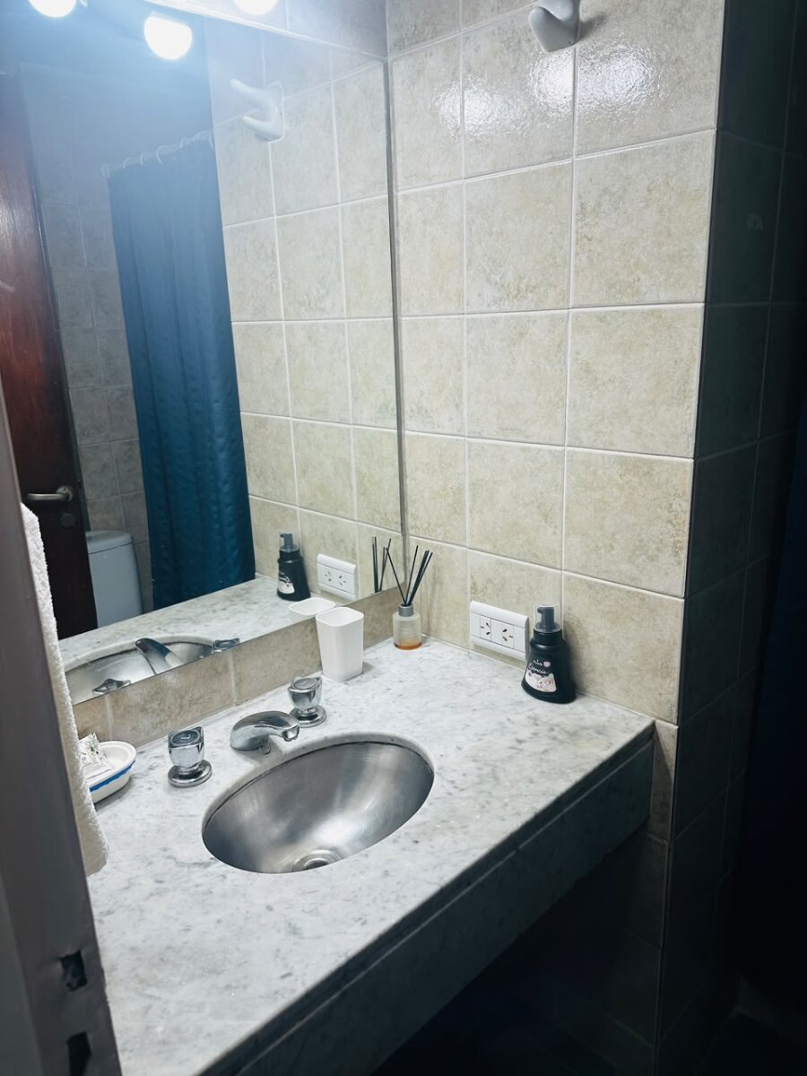 BAJÓ DE PRECIO Monoambiente con balcón - Seguridad 24hs - Luminoso - Recoleta - 17