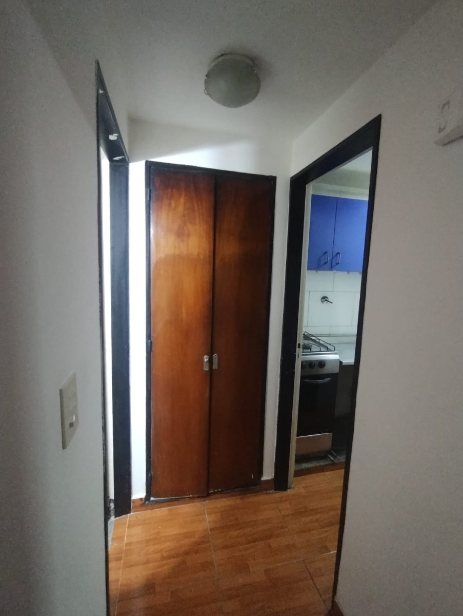 BAJÓ DE PRECIO Monoambiente con balcón - Seguridad 24hs - Luminoso - Recoleta - 13