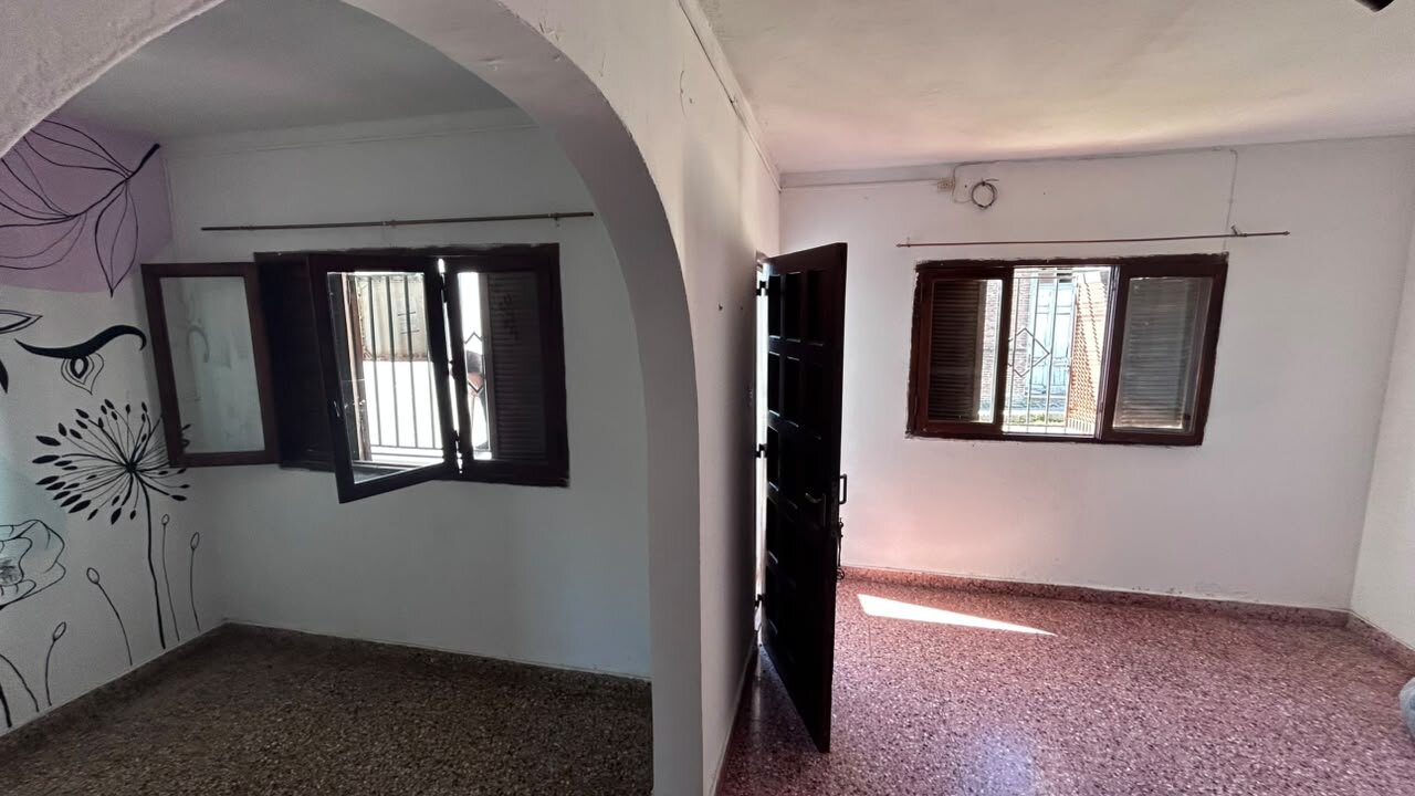 VENTA | Oportunidad | Conjunto de 2 casas + lote! 1.º de Mayo 218, entre Junín y Vélez Sarsfield - 12