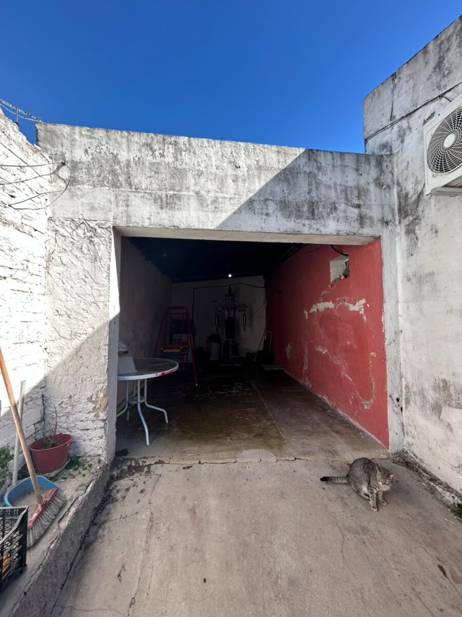 VENTA | Oportunidad | Conjunto de 2 casas + lote! 1.º de Mayo 218, entre Junín y Vélez Sarsfield - 27