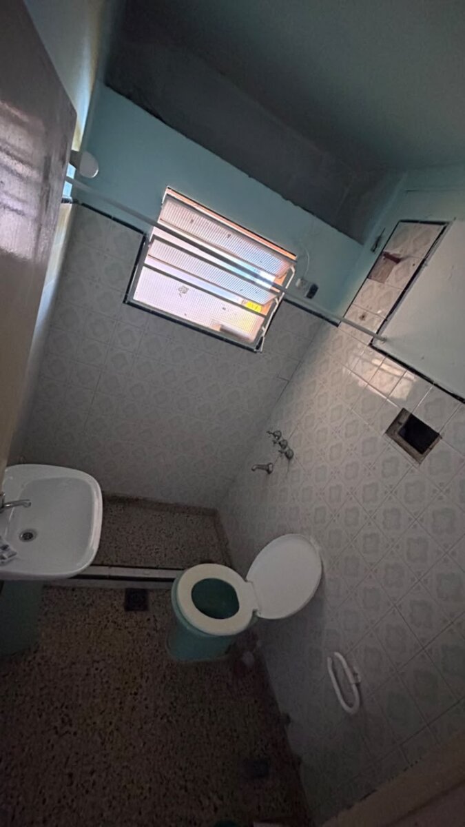 VENTA | Oportunidad | Conjunto de 2 casas + lote! 1.º de Mayo 218, entre Junín y Vélez Sarsfield - 24