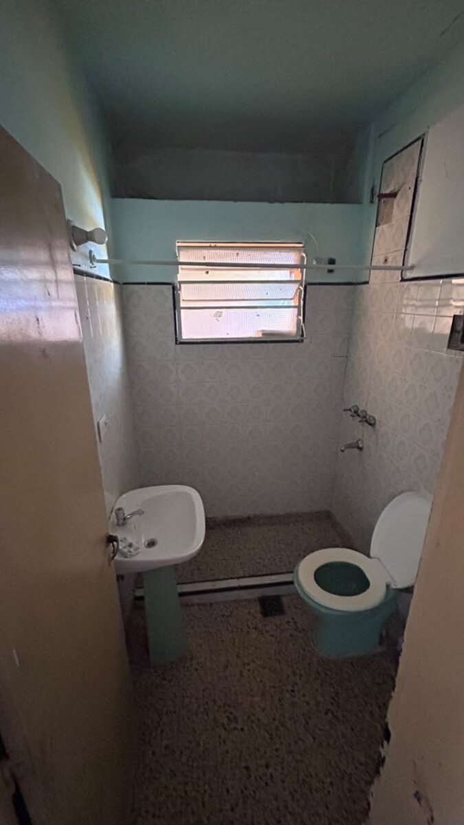 VENTA | Oportunidad | Conjunto de 2 casas + lote! 1.º de Mayo 218, entre Junín y Vélez Sarsfield - 25