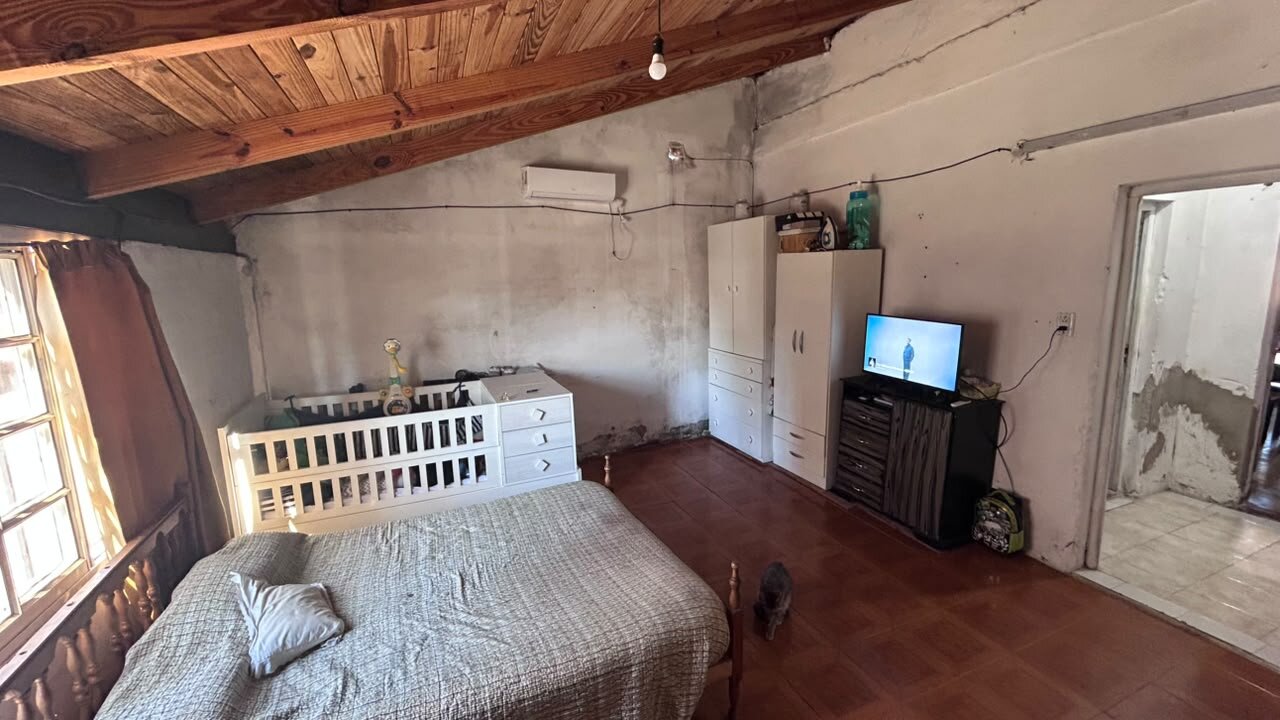 VENTA | Oportunidad | Conjunto de 2 casas + lote! 1.º de Mayo 218, entre Junín y Vélez Sarsfield - 34