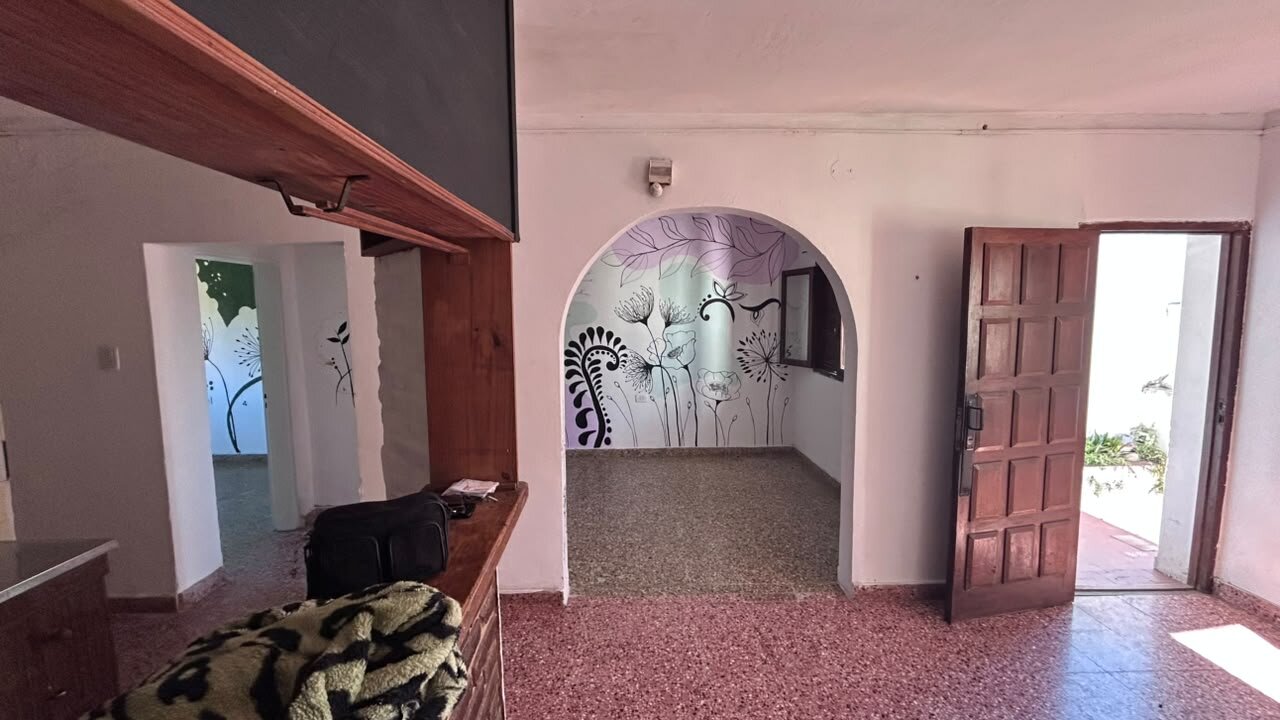 VENTA | Oportunidad | Conjunto de 2 casas + lote! 1.º de Mayo 218, entre Junín y Vélez Sarsfield - 6