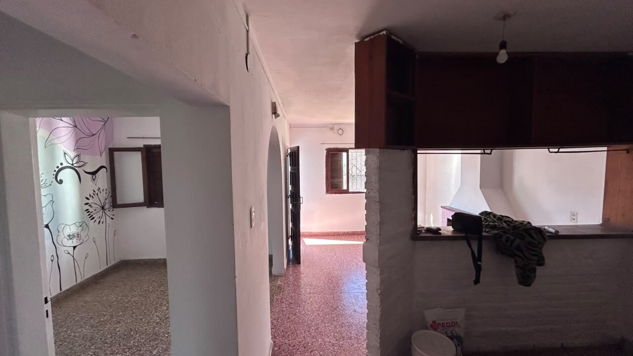 VENTA | Oportunidad | Conjunto de 2 casas + lote! 1.º de Mayo 218, entre Junín y Vélez Sarsfield - 11
