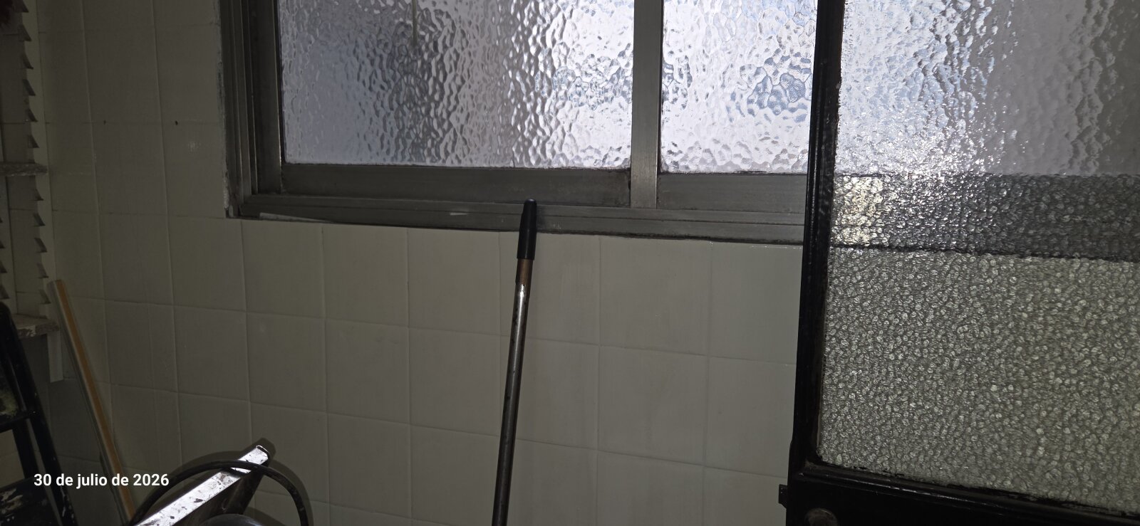 EXCELENTE DEPTO. 3 AMB.CON DEPENDENCIA RECIEN PINTADO Y PISOS PLASTIFICADOS MUY BIEN UBICADO - 25