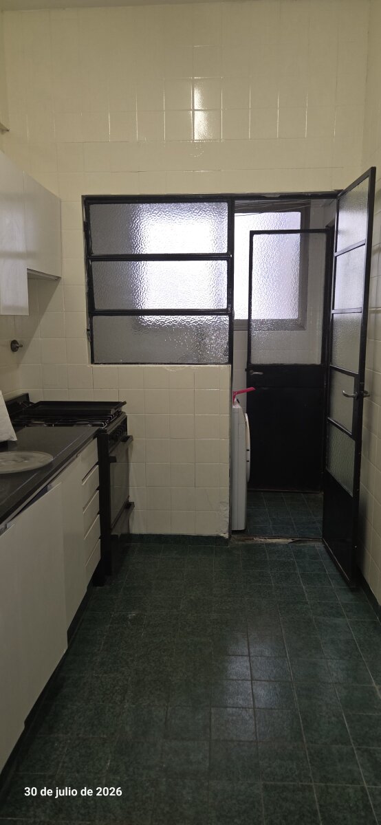 EXCELENTE DEPTO. 3 AMB.CON DEPENDENCIA RECIEN PINTADO Y PISOS PLASTIFICADOS MUY BIEN UBICADO - 22