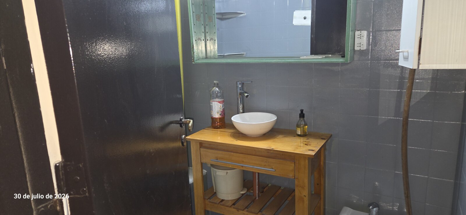 EXCELENTE DEPTO. 3 AMB.CON DEPENDENCIA RECIEN PINTADO Y PISOS PLASTIFICADOS MUY BIEN UBICADO - 15