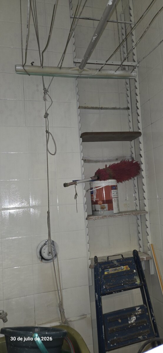 EXCELENTE DEPTO. 3 AMB.CON DEPENDENCIA RECIEN PINTADO Y PISOS PLASTIFICADOS MUY BIEN UBICADO - 27