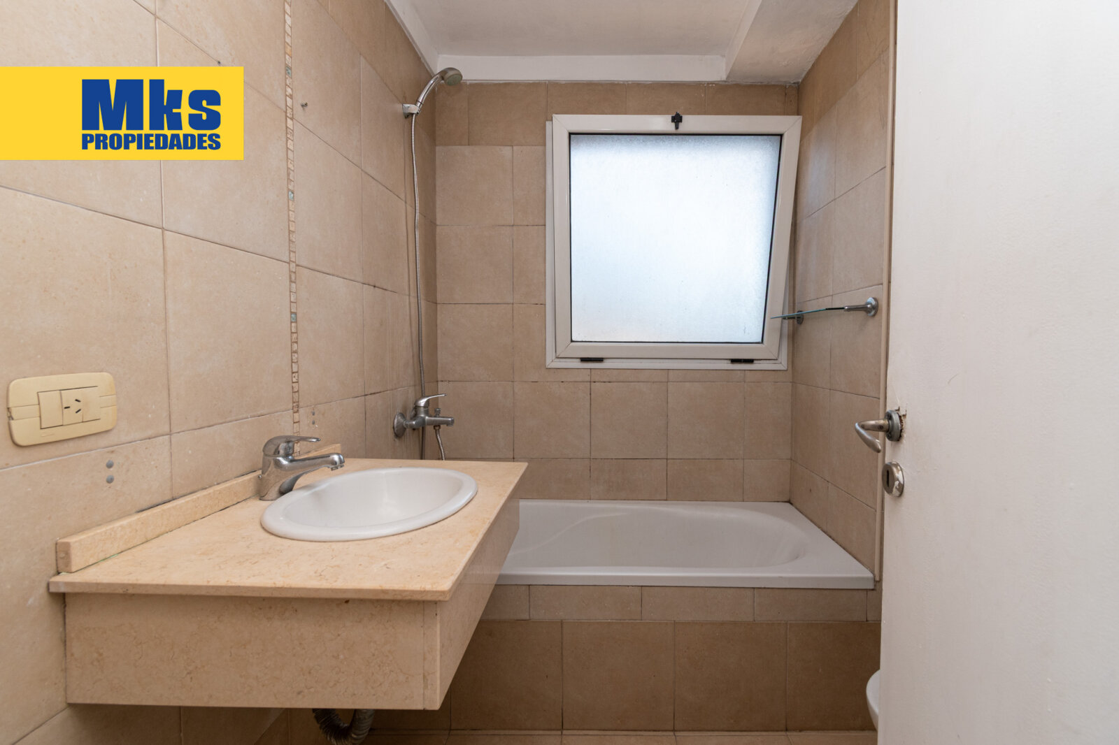 Venta. Departamento 2 ambientes moderno con cochera en Avellaneda. - 8
