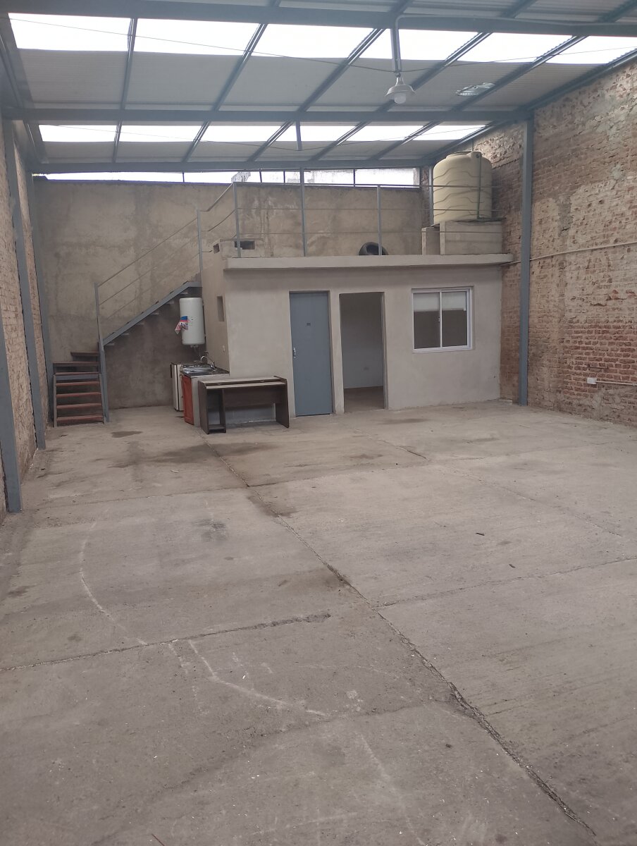 G.BUSTOS-GALPON CON OFICINA - 120 M2