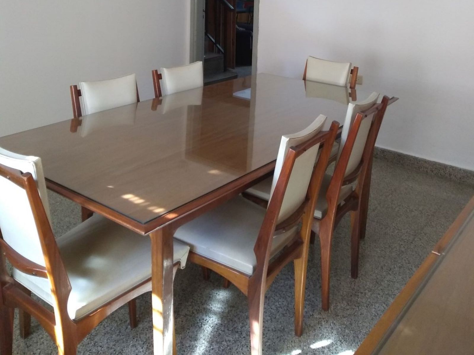 VENDO CASA MAS LOCAL ESQUINA, RECIBE DEPARTAMENTO