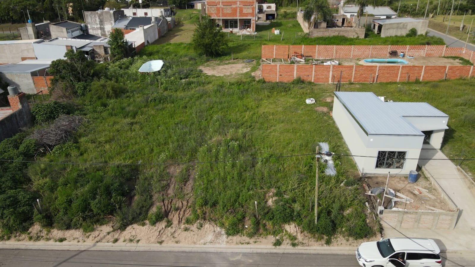 Lote de 236m2 sobre asfalto, con disponibilidad de agua, cloaca y luz! Hornos y Basualdo - LOTE 2 - 1