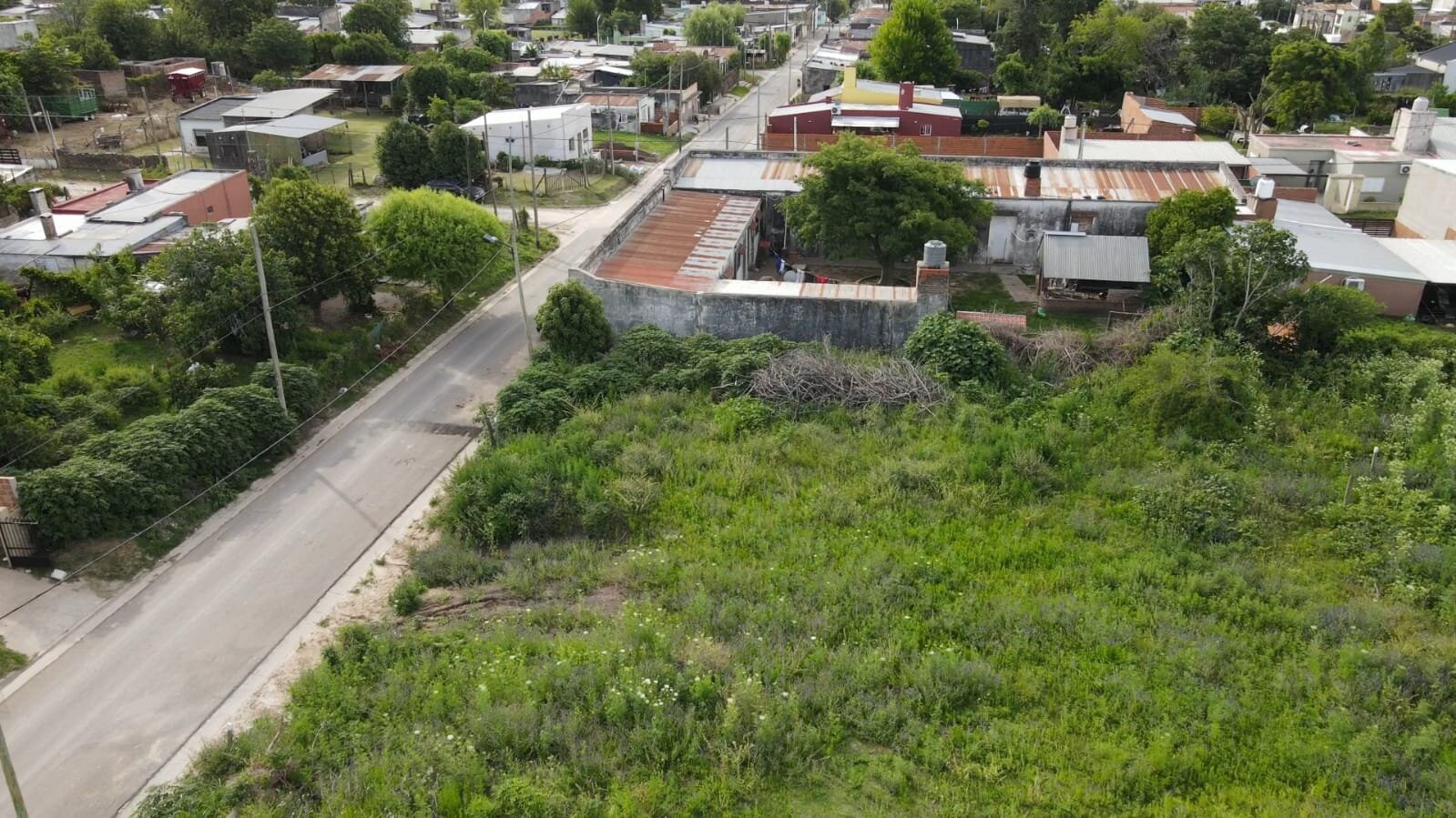 Lote de 236m2 sobre asfalto, con disponibilidad de agua, cloaca y luz! Hornos y Basualdo - LOTE 2 - 2