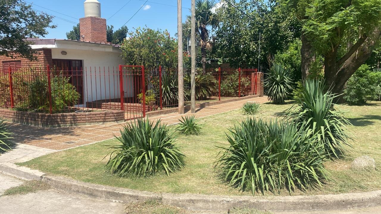 ALQUILO EXCELENTE PROPIEDAD EN QUINTAS DE ARGUELLO - Imagen 2
