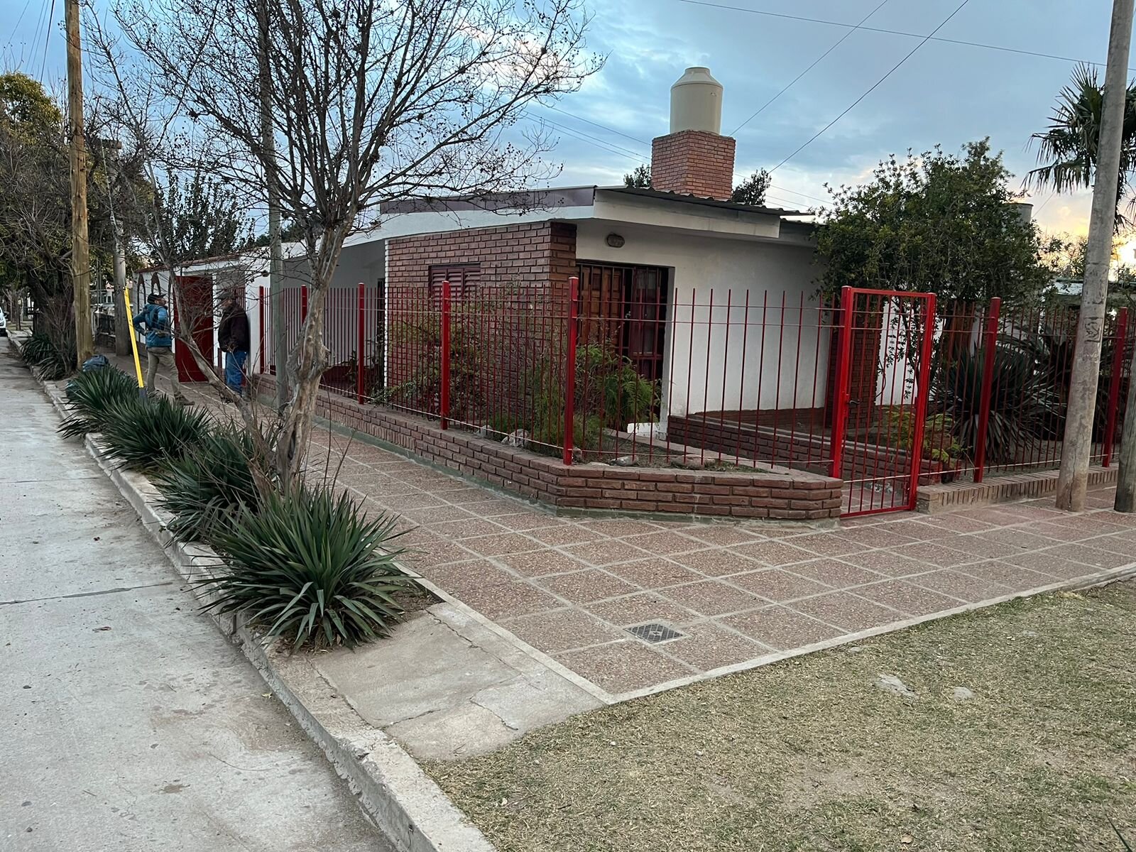 ALQUILO EXCELENTE PROPIEDAD EN QUINTAS DE ARGUELLO
