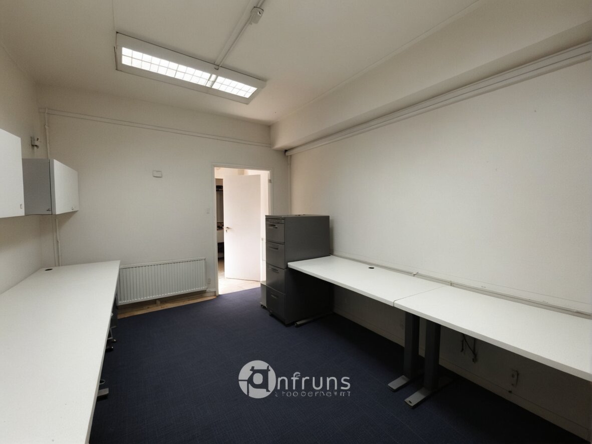 Local Comercial en Venta en Coyhaique | 15 Dormitorios | 2 Baños | 200 m² | UF 60 - 7
