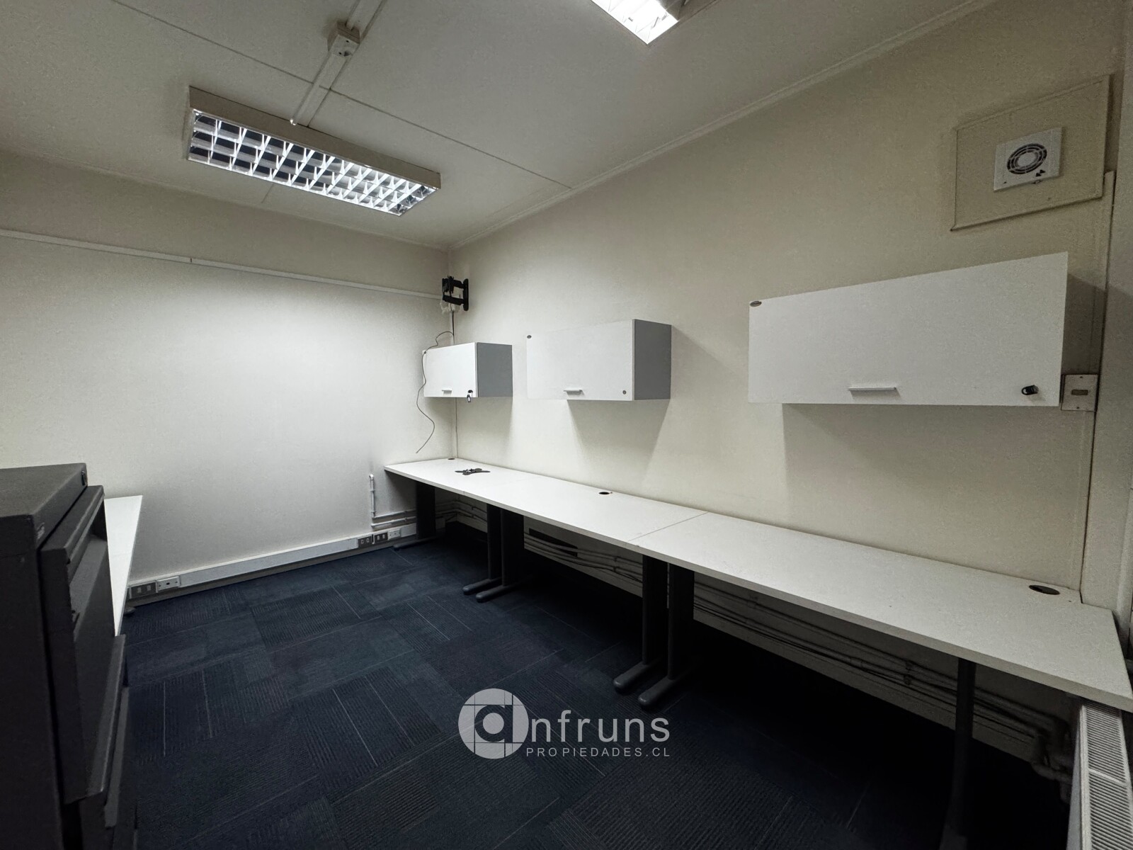 Local Comercial en Venta en Coyhaique | 15 Dormitorios | 2 Baños | 200 m² | UF 60 - 6