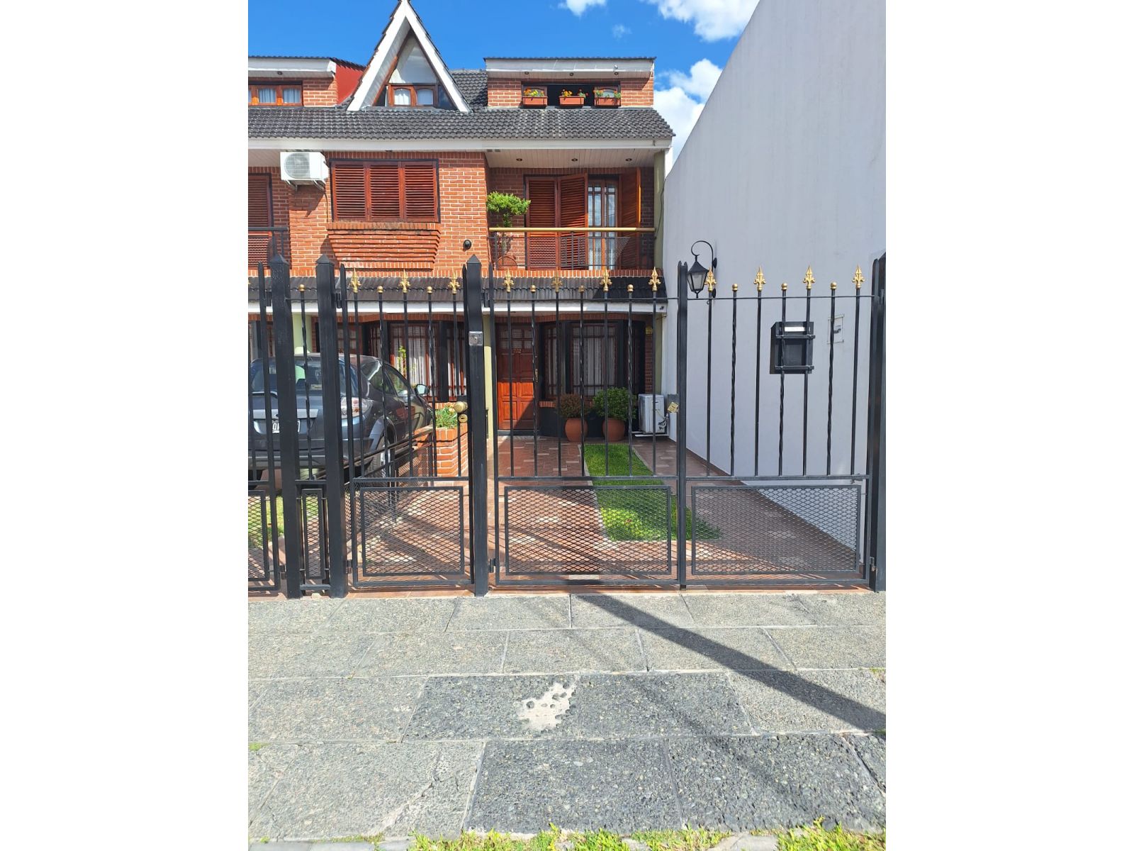 VENTA TRIPLEX 3 AMB. C/PLAYROOM HAEDO SUR - 1