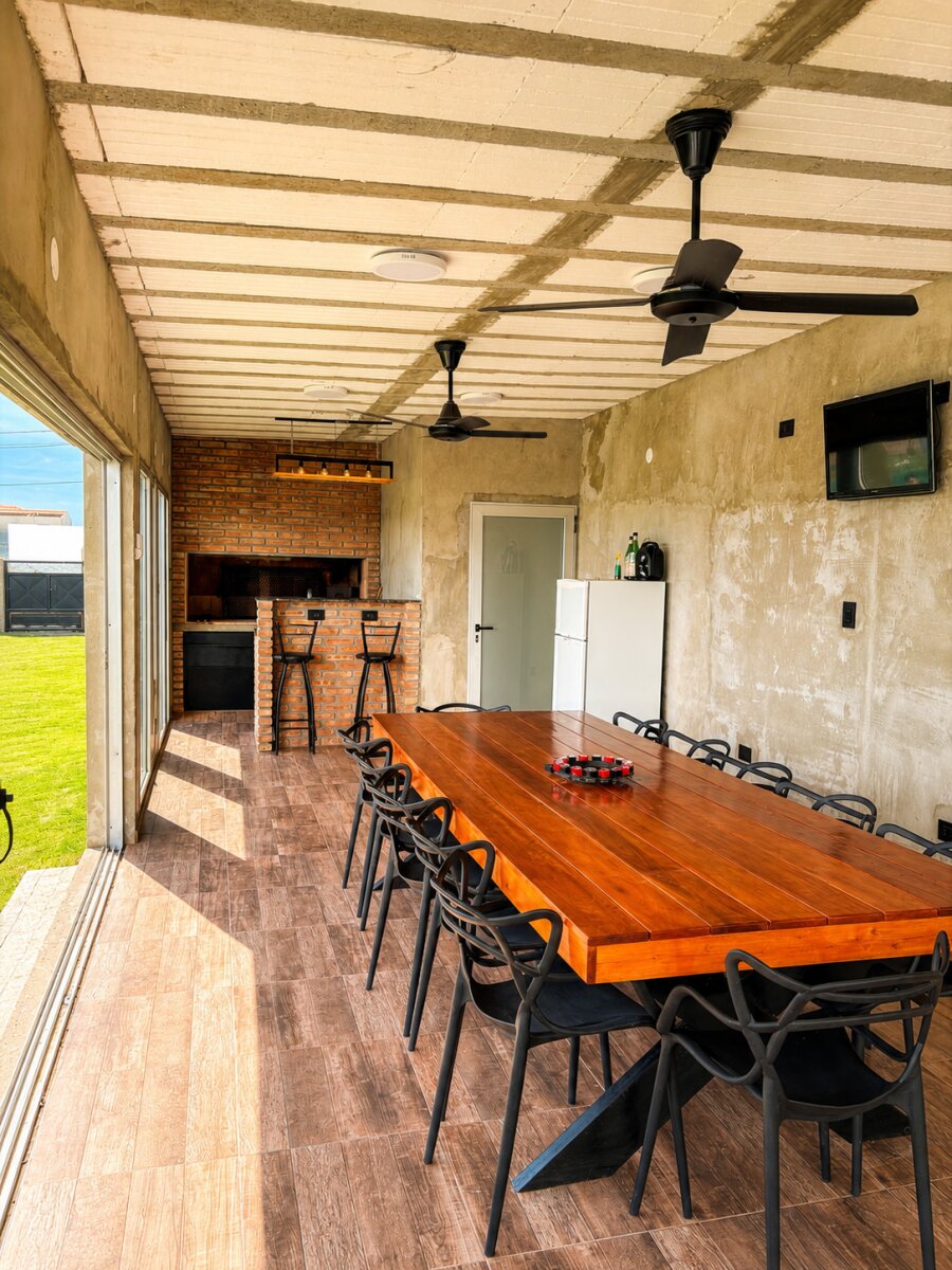 Casa con Quincho y Pileta. Timbues. - 9