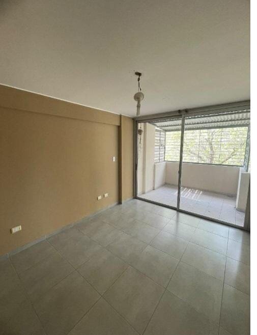 ¡Oportunidad única! Departamento moderno con cochera propia - Imagen 14