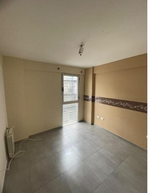 ¡Oportunidad única! Departamento moderno con cochera propia - Imagen 2