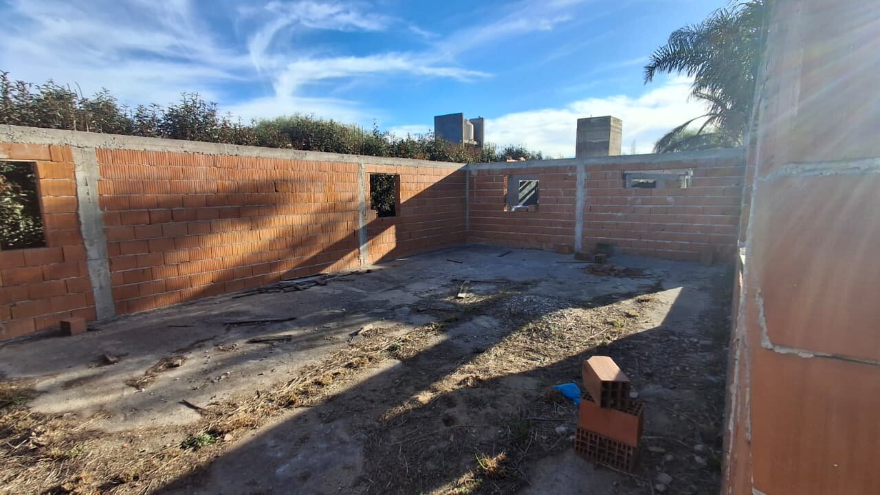 ¡OPORTUNIDAD POR USD 20.000! Lote Gigante + 112 m² de Obra Lista para Techar - Imagen 3