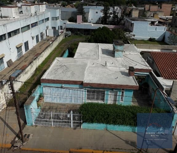PROPIEDAD CON 3 VIVIENDAS INDEPENDIENTES - VILLA ALLENDE CENTRO - CORDOBA.