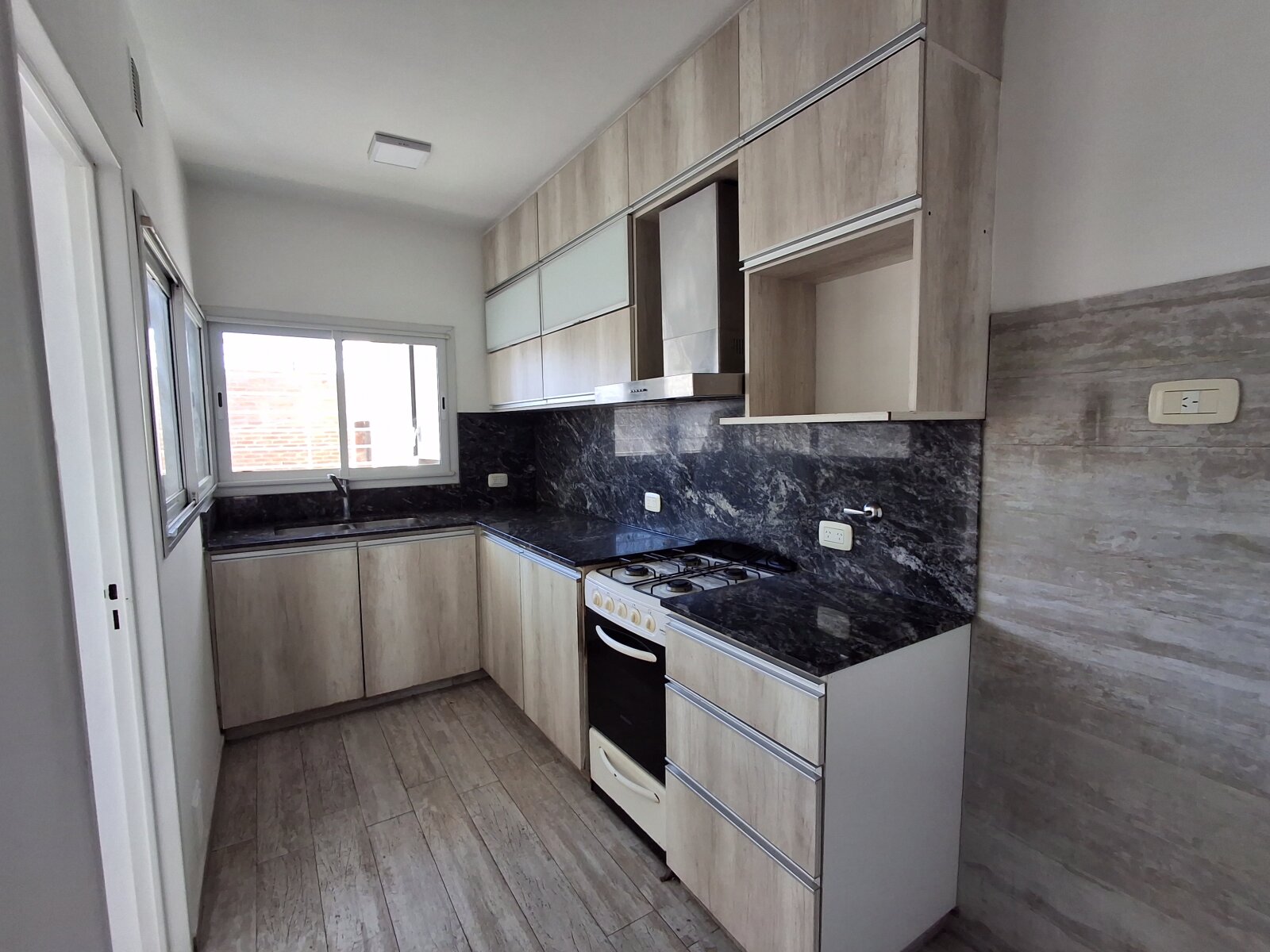 ALQUILER | DUPLEX 3 DORMIT | COCHERA | VALLE ESCONDIDO | COMPLEJO CERRADO - Imagen 2