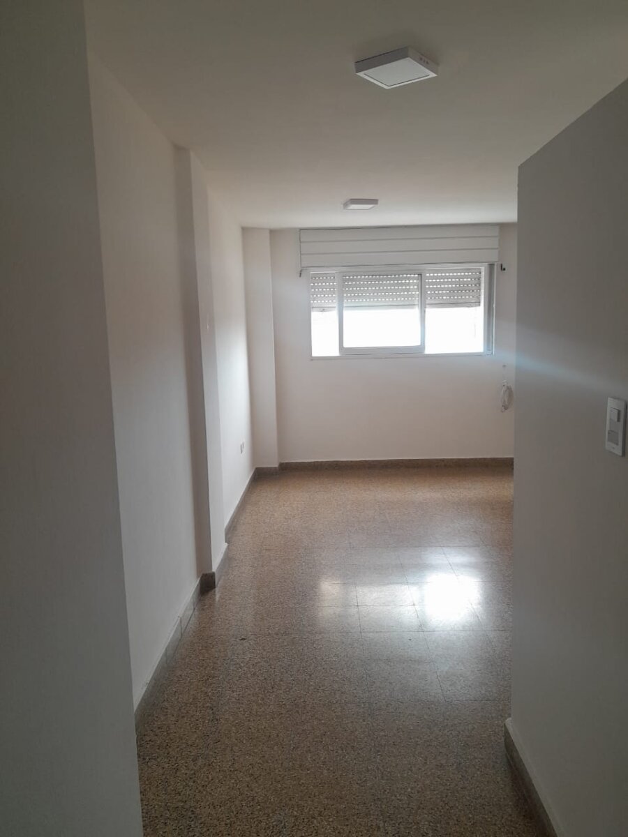 Departamento de 2 Dormitorios en pleno centro - Imagen 3