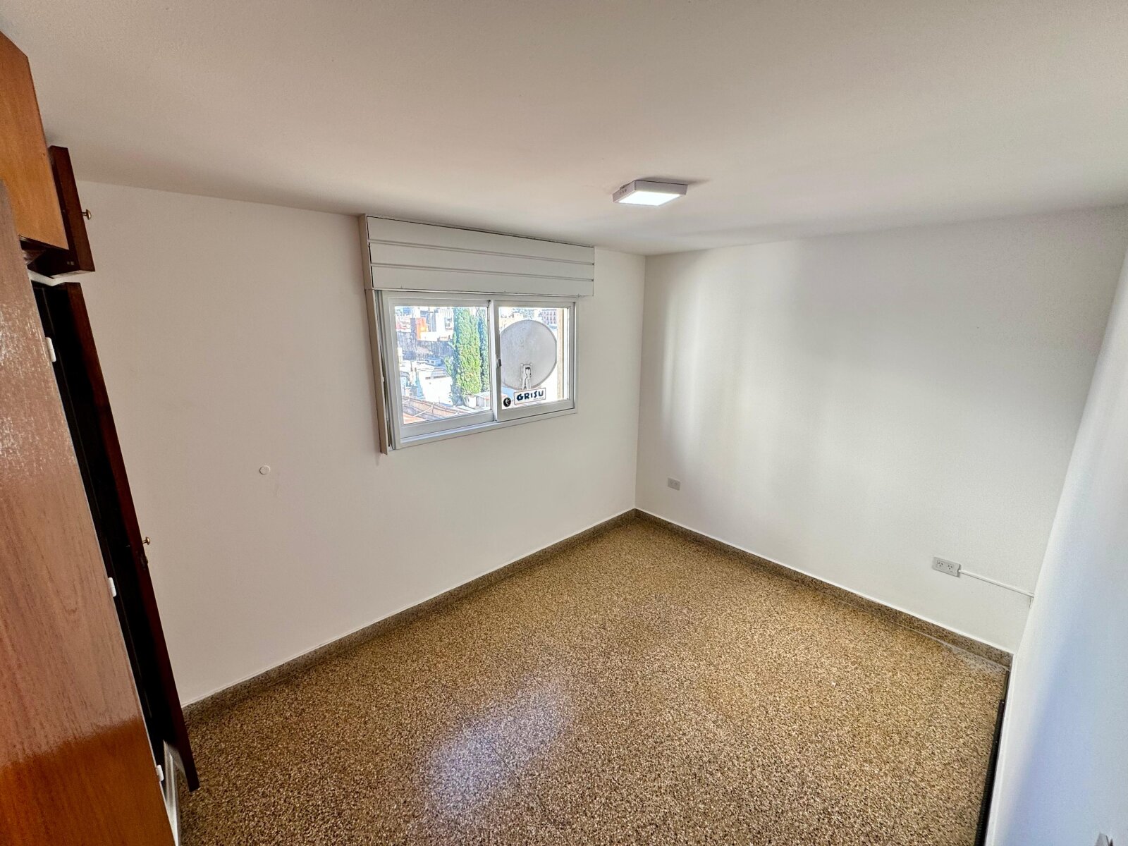 Departamento de 2 Dormitorios en pleno centro - Imagen 8