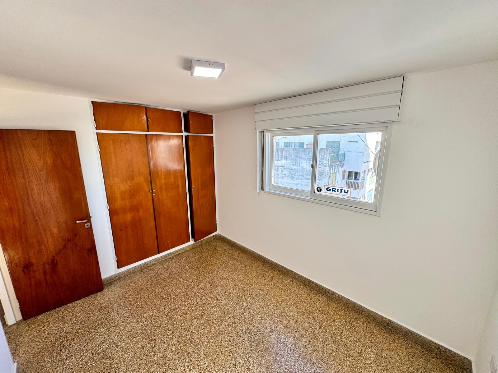 Departamento de 2 Dormitorios en pleno centro - Imagen 10
