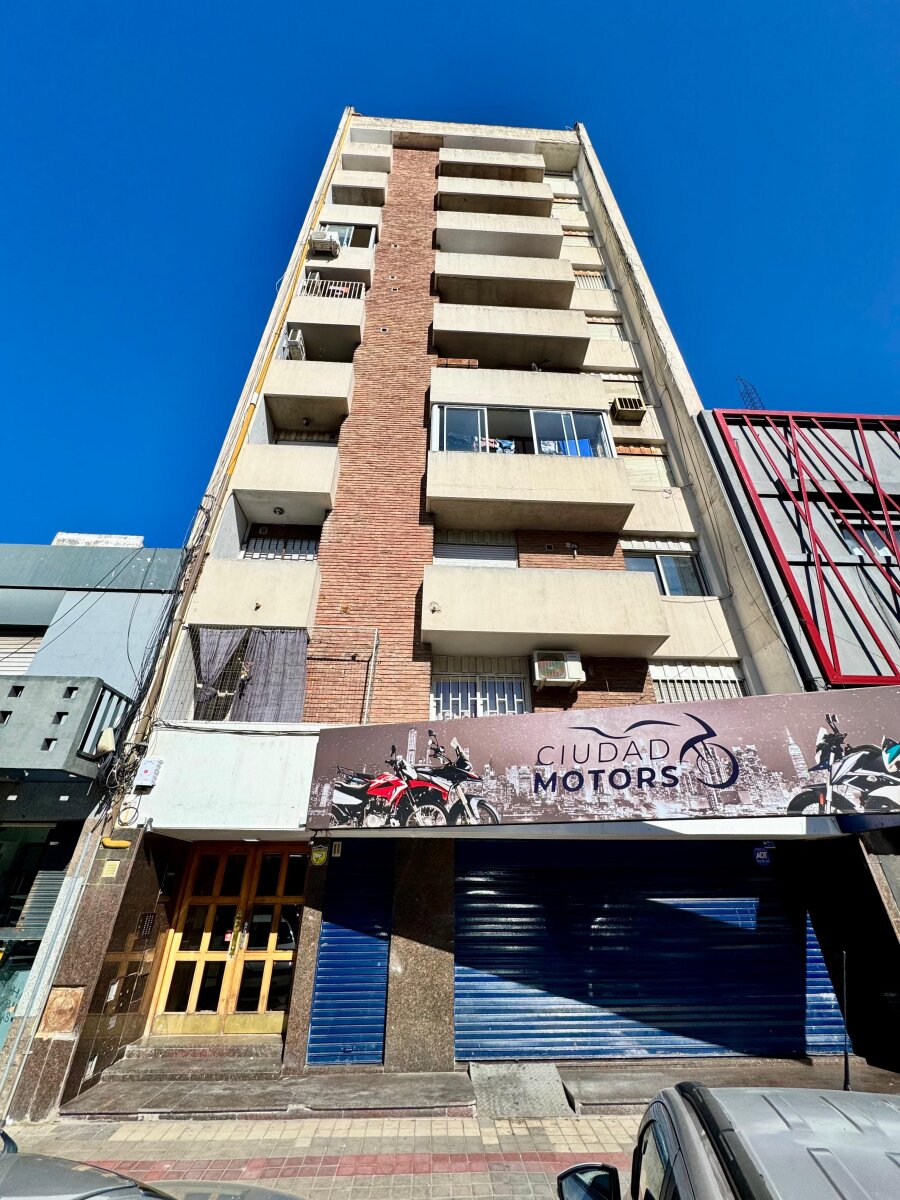 Departamento de 2 Dormitorios en pleno centro - Imagen 4